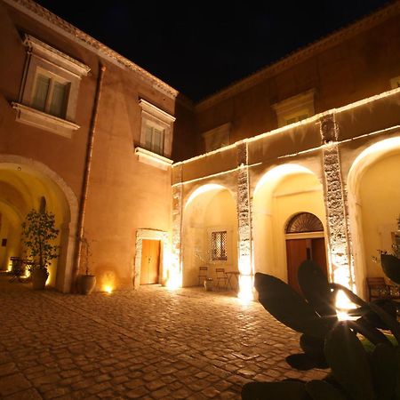 Palazzo Gambuzza Aparthotel อิสปิคา ภายนอก รูปภาพ