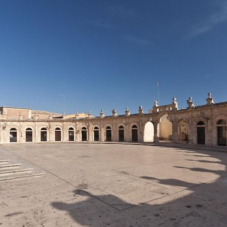 Palazzo Gambuzza Aparthotel อิสปิคา ภายนอก รูปภาพ