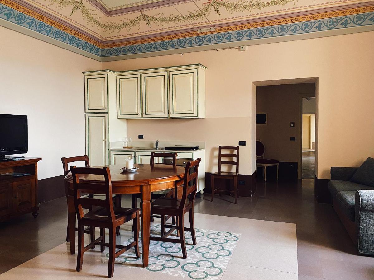 Palazzo Gambuzza Aparthotel อิสปิคา ภายนอก รูปภาพ