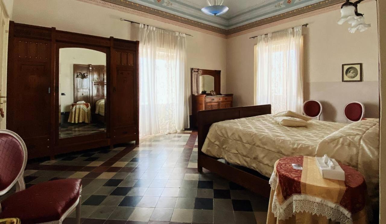 Palazzo Gambuzza Aparthotel อิสปิคา ภายนอก รูปภาพ