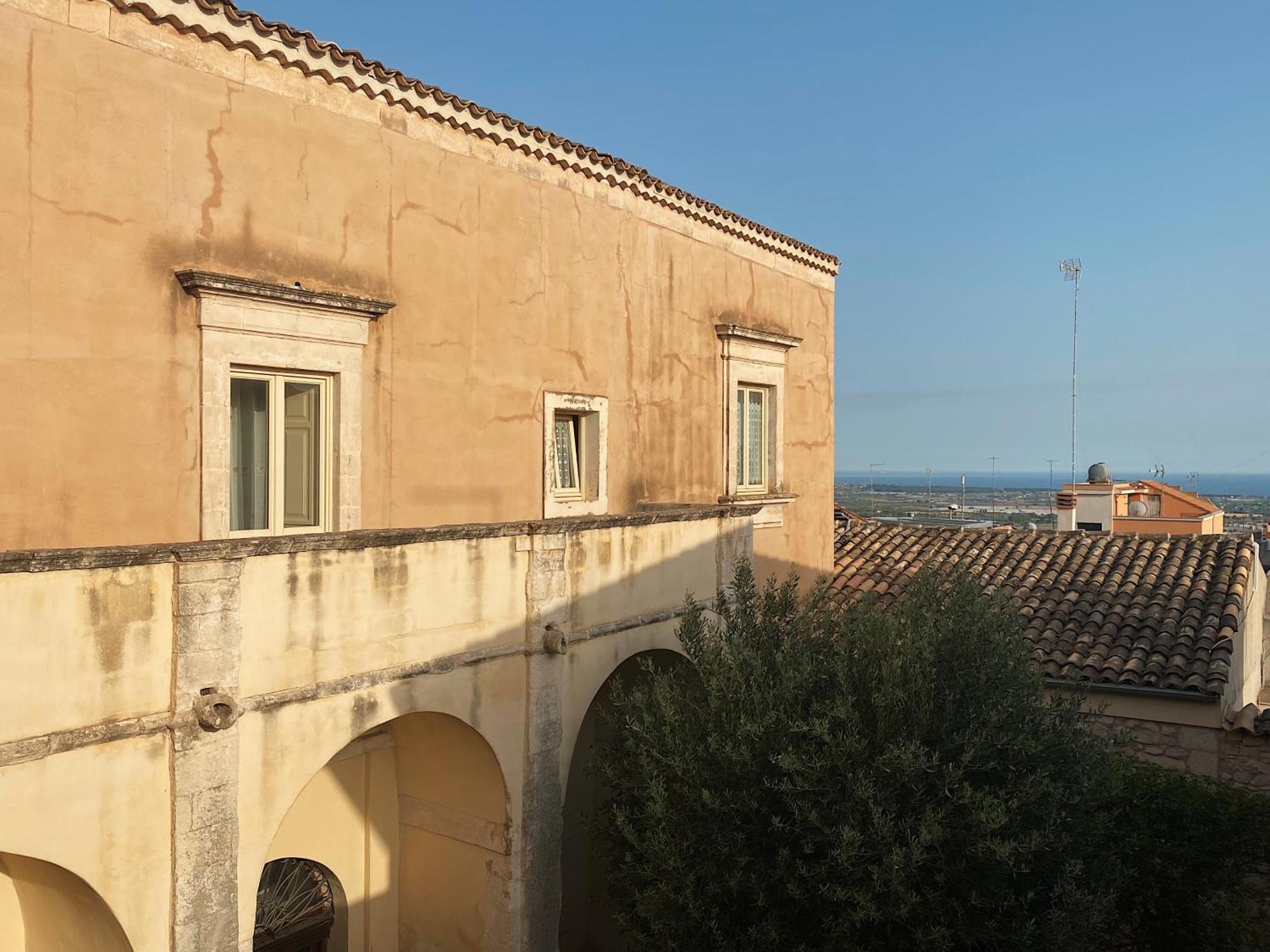 Palazzo Gambuzza Aparthotel อิสปิคา ห้อง รูปภาพ