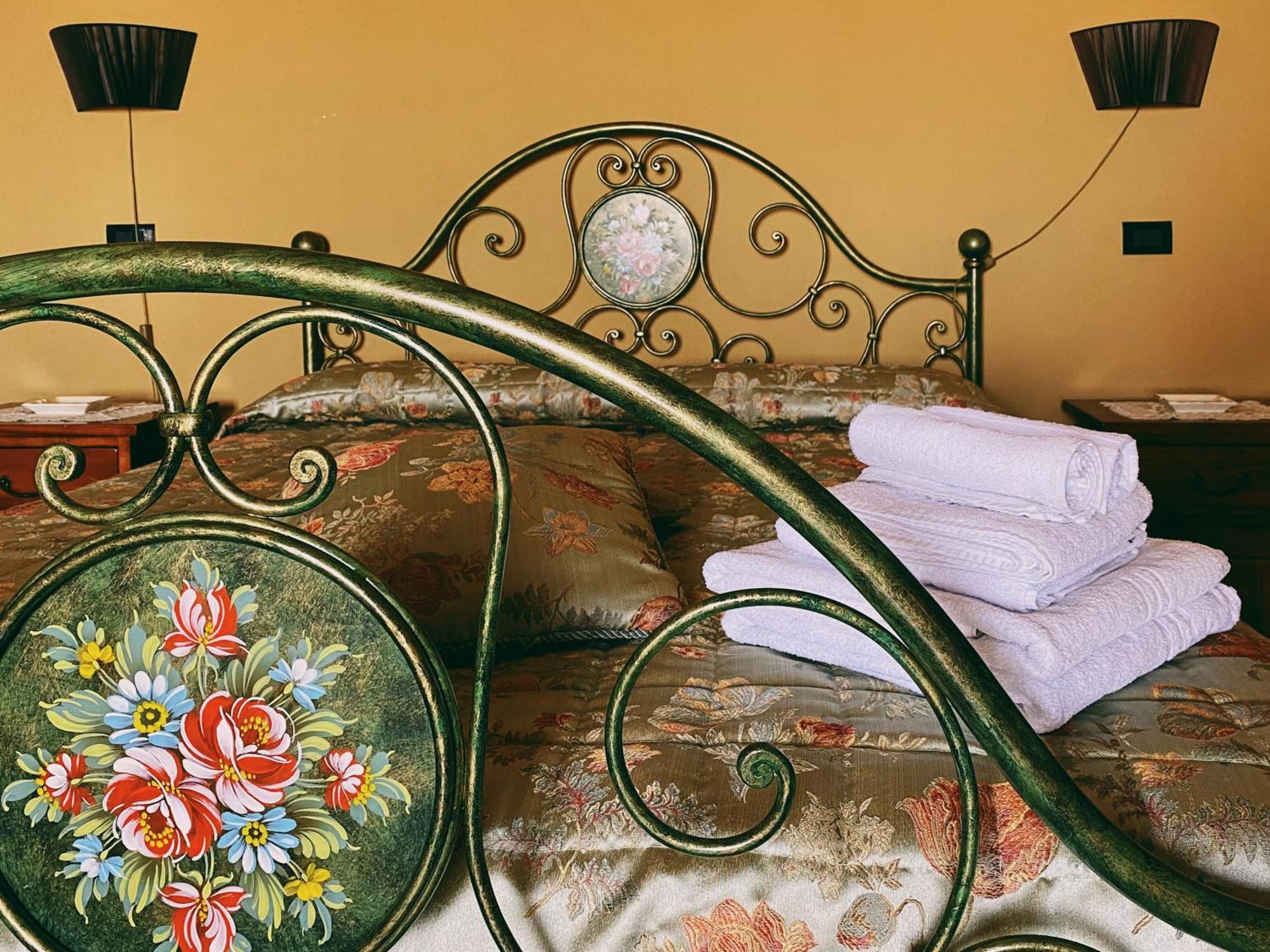 Palazzo Gambuzza Aparthotel อิสปิคา ห้อง รูปภาพ